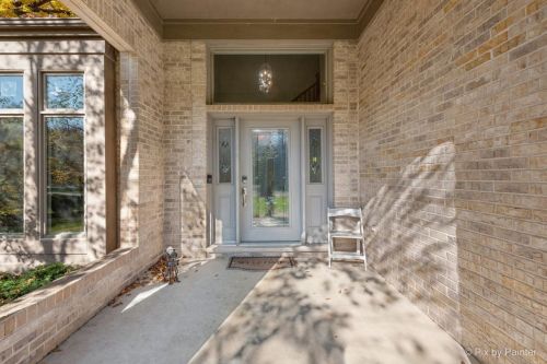 7530 Inverway Dr, Bull Valley, IL 60014-6616