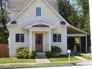2728 Sherman Ave, North Bend, OR 97459-3150