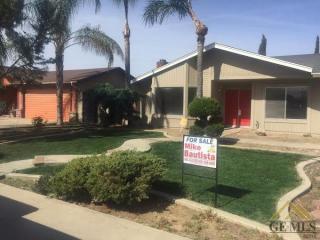 2139 Randolph St, Delano, CA 93215-1238