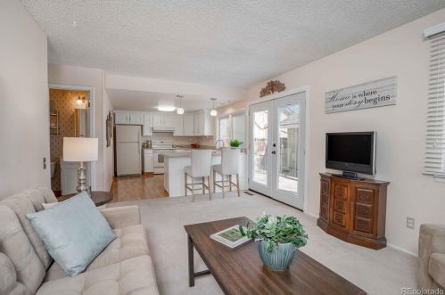 7569 Rosemary Cir, Englewood CO 80112-6419 exterior