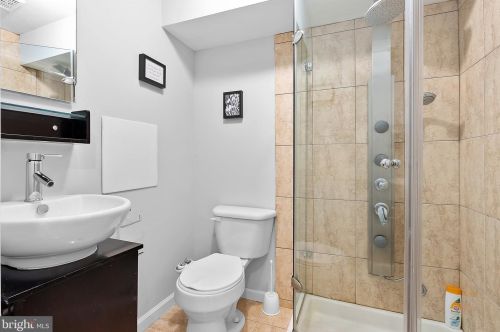 1019 19 St, Philadelphia PA  19146-2938 exterior