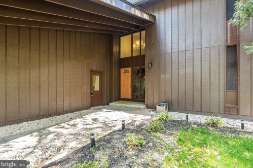 12303 Beechnut Ct, Woodbridge VA  22192-2002 exterior