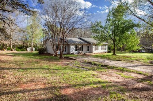 159 Bell Wood Rd, Jefferson, GA 30549-4409