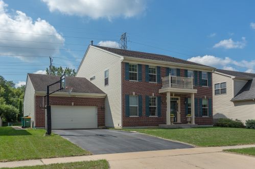 1488 Greystone Dr, Gurnee, IL 60031-9125