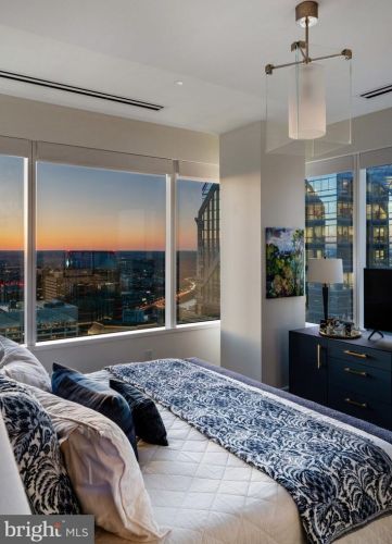 50 16th St, Philadelphia PA  19102-2516 exterior