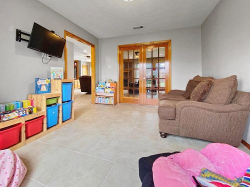 49 Colony Sq, Angleton TX 77515-3644 exterior