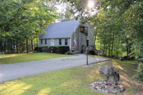 7 Long Leaf Ln, Somersworth, NH 03878-1626