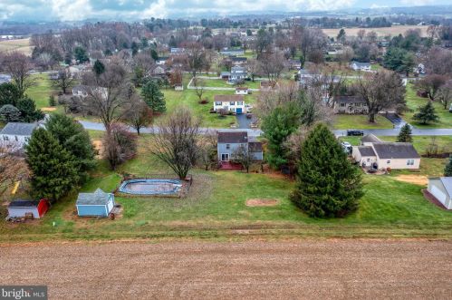 116 Tracy Berg Rd, Lancaster PA  17603-9417 exterior