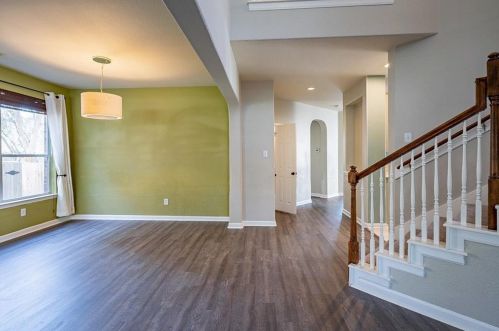 4029 Cyn Gln Cir, Austin TX  78732-2187 exterior