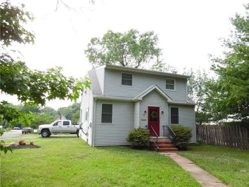 35 Thorpe Ave, Avenel, NJ 07001-1223