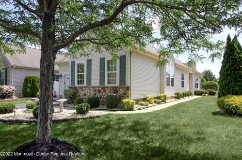 24 Gabriella Cir, Lakehurst, NJ 08759-6080