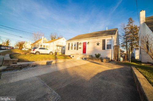210 Hunter Ave, Trenton, NJ 08610-3525