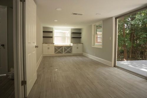 1733 Holly Ln, Atlanta GA  30329-3523 exterior