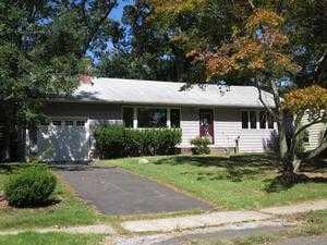 2 Glen Stewart Dr, Trenton, NJ 08618-1950