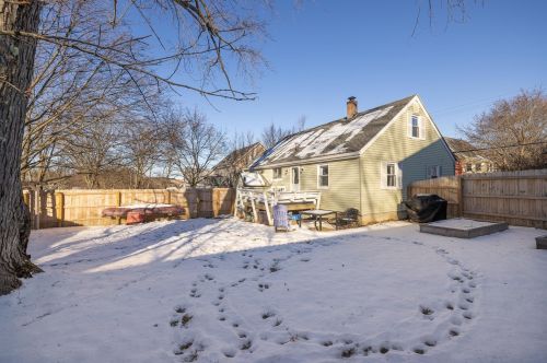 113 Henry Law Ave, Dover, NH 03820-3873