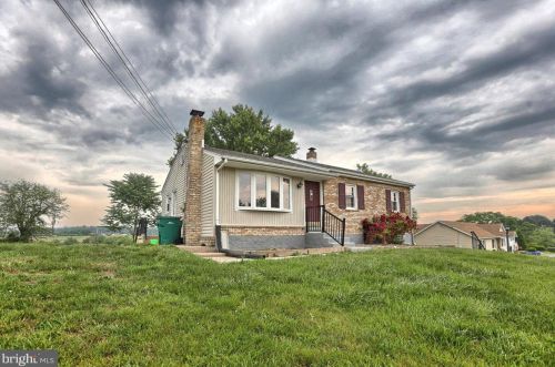 7832 Dewey Dr, Harrisburg, PA 17112-9777