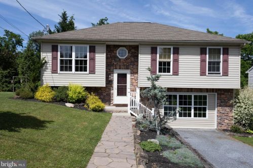 345 Riverview St, Harrisburg, PA 17113-2653