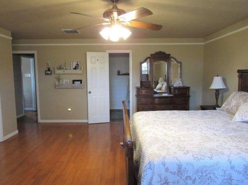 716 Candlewood Rd, Fort Worth TX  76103-1114 exterior