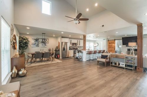 10216 Carry Back Cir, Dallas, TX 75229-5812