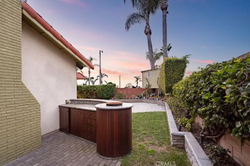 10915 El Coco Cir, Santa Ana CA  92708-5316 exterior