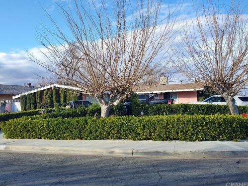 1005 Avenue, Lancaster, CA