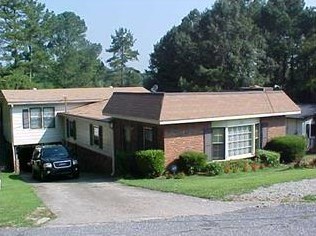 290 Pine Ave, Commerce, GA 30529-1402