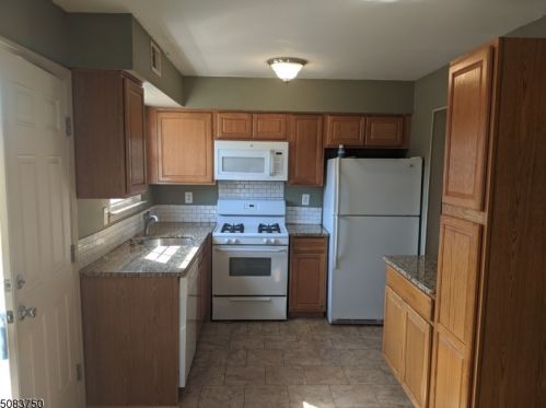 183 Cynthia Dr, Hackettstown NJ  07840-3735 exterior