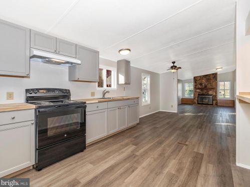 27 Bluegill Dr, Harpers Ferry WV  25425-2507 exterior