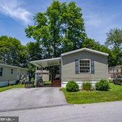 150 Hurst Dr, Ephrata, PA 17522-2626