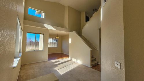 1974 Rainier Dr, Los Banos, CA 93635-5131