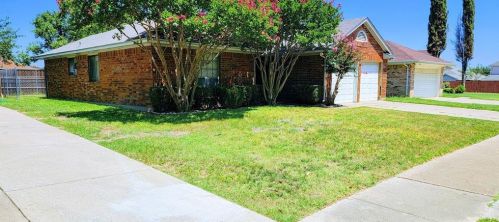 2504 Woodlark Dr, Fort Worth, TX 76123-1152