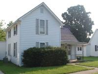 146 Town St, Circleville, OH 43113-2135