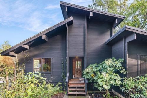 3020 Burnside Rd, Sebastopol, CA 95472-9407