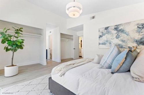 335 Whispering Brook Dr, Vista CA 92083-1956 exterior