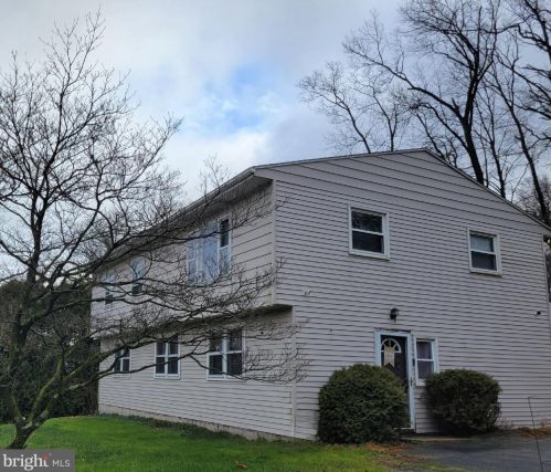 4760 Fahringer Dr, York, PA 17406-8759