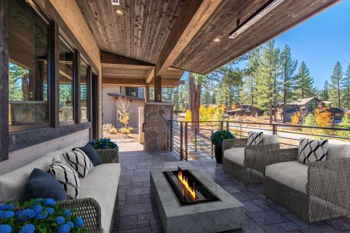 11159 Henness Rd, Truckee, CA 96161-2974