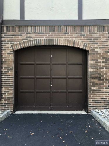 204 Mark Twain Way, Mahwah, NJ 07430-3403