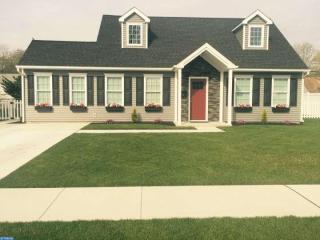 17 Kraft Ln, Levittown, PA 19055-2412