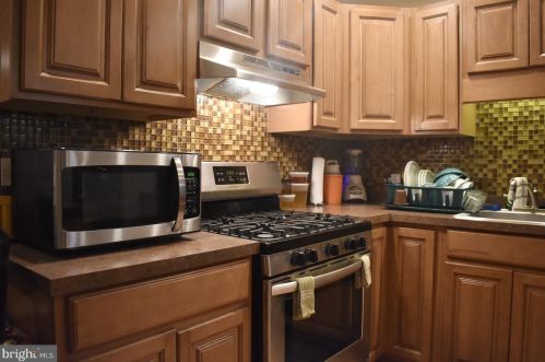 6024 10th St, Philadelphia PA 19147-1917 exterior