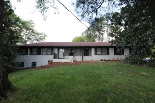 6105 Glenridge Dr, Atlanta GA  30328-4135 exterior