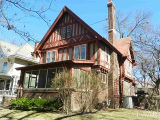 1210 Parkside Dr, Peoria, IL 61606-1042
