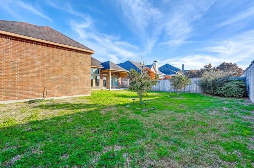 1813 Callaway Cove Ct, Richmond TX 77471-6664 exterior