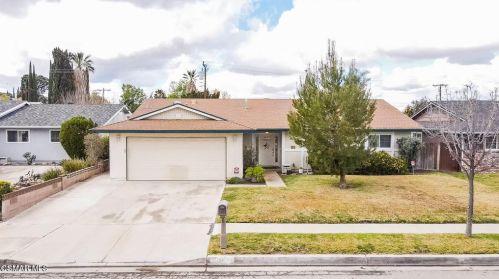 871 Gibson Ave, Simi Valley, CA 93065-5664