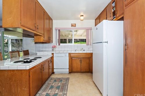 6322 Westview Dr, Riverside CA  92506-5322 exterior