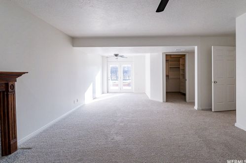 2327 Jordan Meadows Cv, Taylorsville UT exterior