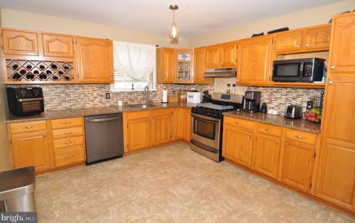 416 Shaver Dr, Florence, NJ 08518-2519
