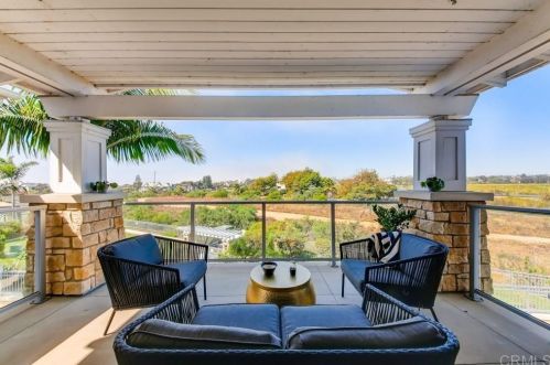 2379 Ocean St, Carlsbad, CA 92008-2225