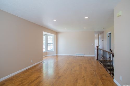 8641 Alta Cv Dr, Sandy UT 84093-1699 exterior