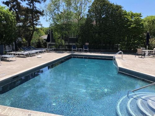 101 Silver Creek Ln, Norwalk CT  06850-1640 exterior