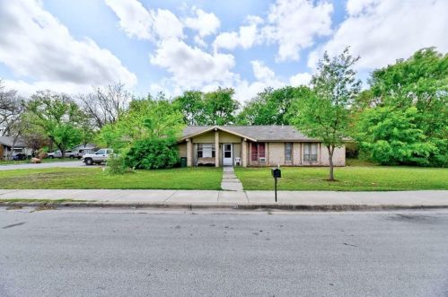 2307 Deadwood Dr, Austin, TX 78744-2827